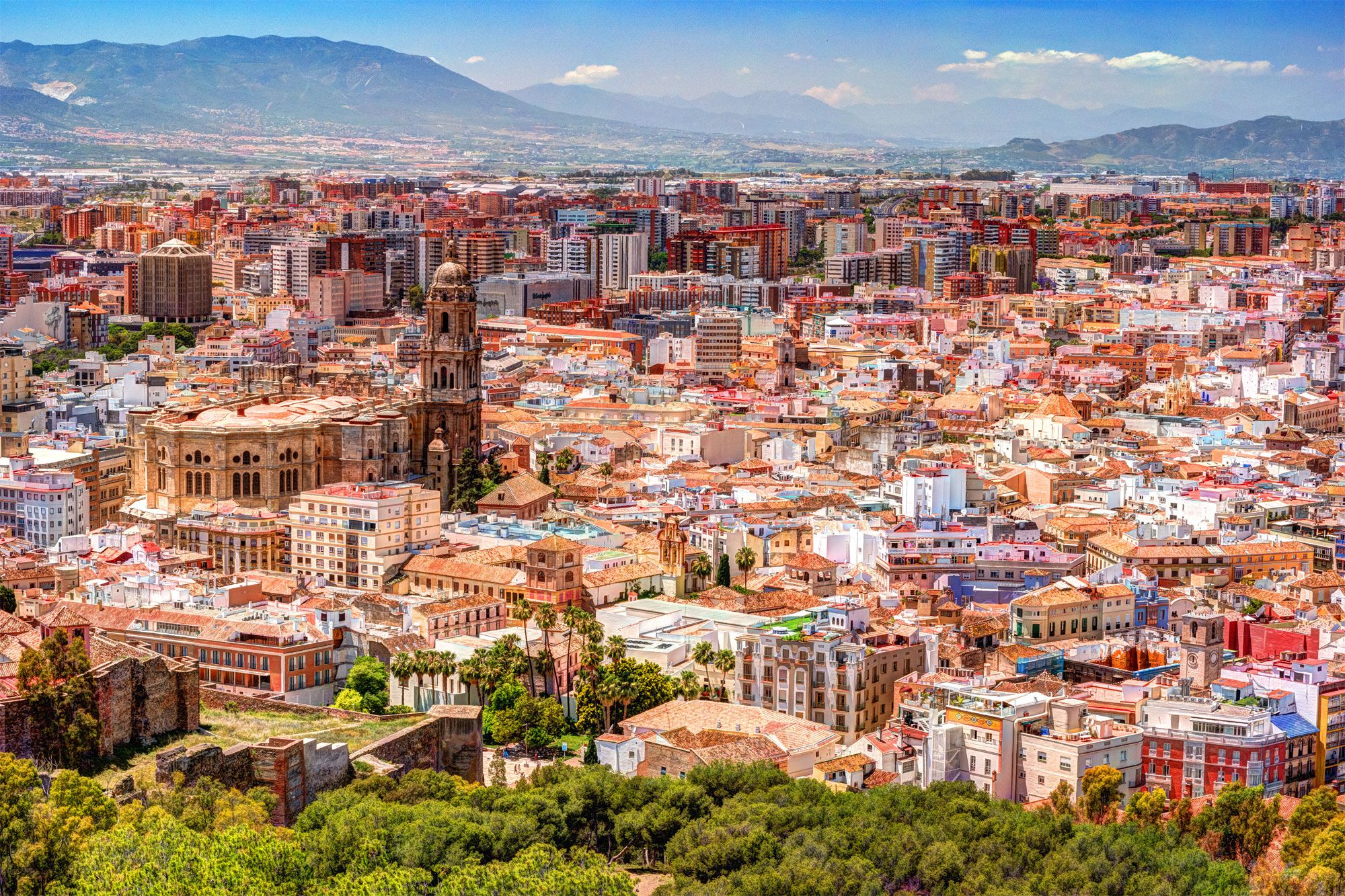 Le ayudamos a encontrar la casa y piso de sus sueños en Málaga